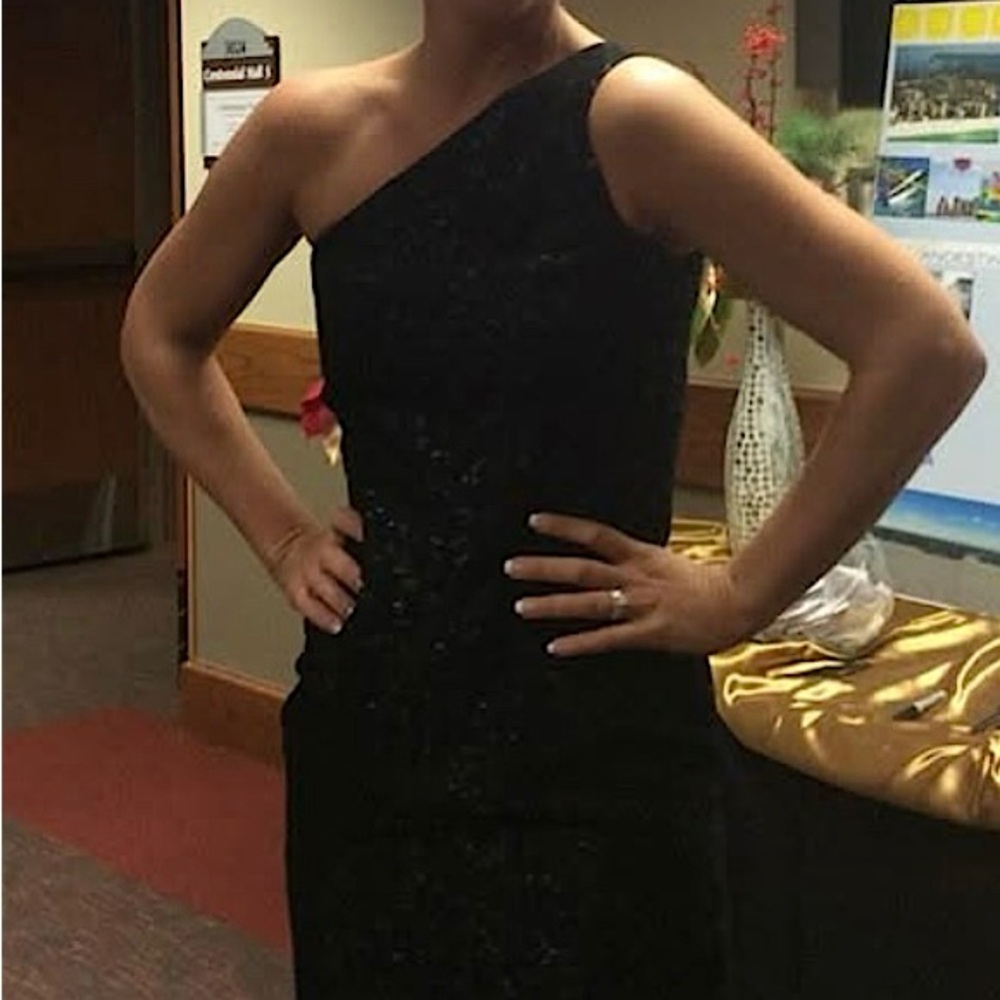 Ralph Lauren Evening size 4 VERY CLASSY black cocktail dress one shoulder lace